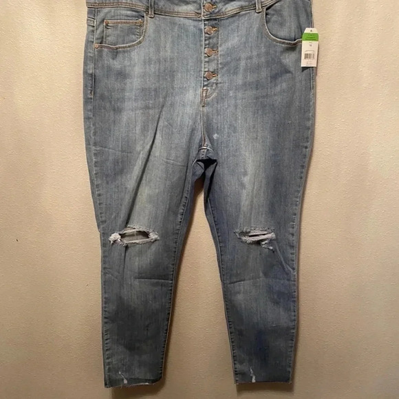 Nwt. Time & Tru Women’s high rise skinny jeans size 18. - Picture 4 of 10